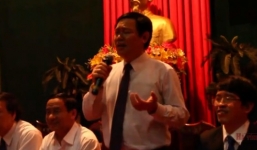 Phó Thủ tướng gây ấn tượng khi hát dân ca xứ Nghệ tặng sinh viên Hà Tĩnh