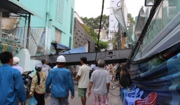 Video: Hiện trường vụ cần cẩu đổ sập xuống trường mầm non