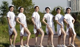 Những cái kết đắng cho trò ham hố chụp ảnh gây sốc của các chân dài