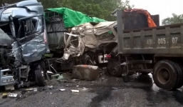 Xe tải đấu đầu container, 3 người mắc kẹt trong cabin