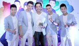 Cảm xúc học trò ùa trong MV 'Bye Bye' của nhóm Oplus