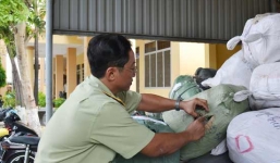 Tạm giữ 25 tấn hàng trị giá 12 tỷ đồng không rõ nguồn gốc trên tàu hàng ga Biên Hòa