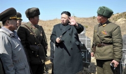 Triều Tiên bán súng ngắn cho Congo