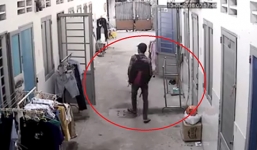 Video: Hai tên trộm 'phối hợp' khoắng trộm tài sản ở nhà trọ