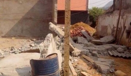 Tường đổ vào người, 2 thợ xây tử vong