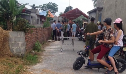 Bé gái 11 tuổi tử vong giữa sân nhà: Lời kể của nhân chứng