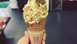 Cận cảnh kem bọc vàng siêu xa xỉ ở Nhật Bản