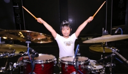 Ban nhạc rock nổi tiếng thế giới mong muốn gặp 'thần đồng đánh trống' Trọng Nhân
