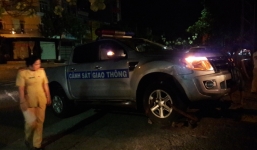 Truy bắt tài xế vi phạm tốc độ, tông thẳng vào xe CSGT