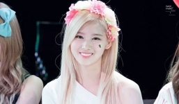 Nữ ca sĩ 'hát sai tiếng anh' thành nữ thần mới của phái nam Hàn - Việt