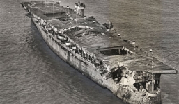 Tiết lộ bí mật về tàu sân bay chở rác phóng xạ của Mỹ