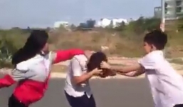 Xôn xao clip nữ sinh Đồng Nai bị nam sinh đánh hội đồng