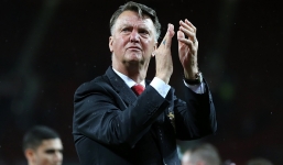 Van Gaal bị CĐV Man Utd phá hỏng lời tri ân