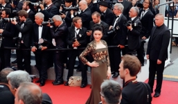 Ekip của Lý Nhã Kỳ lên tiếng trước tin đồn bị 'bơ' tại LHP Cannes