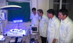 Cứu thành công thai nhi trong bụng mẹ hôn mê sâu sau tai nạn giao thông