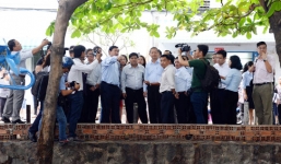 Bí thư Đinh La Thăng: 'Một con kênh hôi thối thế này...mà các anh ngồi yên được'