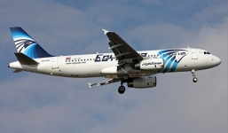 Video: Trực thăng, tàu chiến đến Địa Trung Hải tìm máy bay Ai Cập mất tích