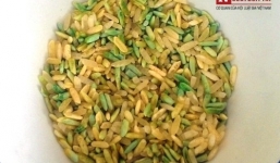 Thêm 2 hộ dân Đà Nẵng phát hiện gạo chuyển màu xanh, bốc mùi hôi