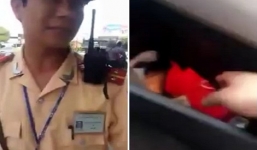 Video: CSGT bắt lỗi trang phục tài xế taxi gây xôn xao