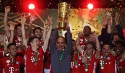 Bayern vô địch Cup QG Đức, món quà chia tay Pep Guardiola