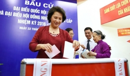 Chùm ảnh: Lãnh đạo cấp cao Đảng, Nhà nước đi bỏ phiếu