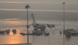 4 chuyên cơ của Tổng thống Mỹ hạ cánh tại Nội Bài