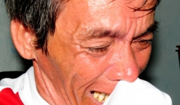 Tai nạn thảm khốc ở Bình Thuận: Chồng khóc vợ, con khản tiếng gọi mẹ