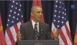 Tổng thống Obama: “Tôi đã ăn thử bún chả, uống bia Hà Nội nhưng… chưa dám qua đường”