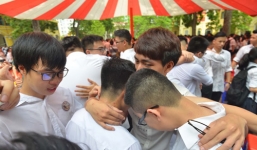 Chùm ảnh chia tay của học sinh cuối cấp khiến nhiều người xao xuyến