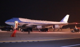 Kiểm tra chuyên cơ Air Force One để Tổng thống Obama bay vào Tp Hồ Chí Minh