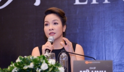 Mỹ Linh hát Quốc ca không nhạc trước Tổng thống Obama