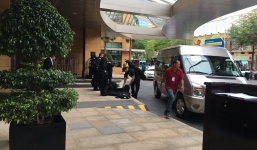 Bắt đầu thả chó nghiệp vụ kiểm tra an ninh tại phòng khách sạn của Tổng thống Obama 