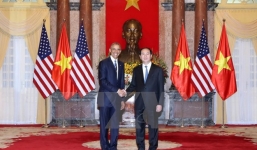 Video: Tổng thống Obama tuyên bố dỡ bỏ hoàn toàn lệnh cấm vận vũ khí đối với Việt Nam