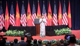Mỹ Linh lên tiếng khi bị chê hát Quốc ca 'dở' trước ông Obama