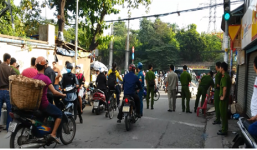 Nam thanh niên chết bất thường bên vệ đường