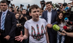 Nữ phi công Ukraine được trả tự do, Nga nhận lại 2 tù binh