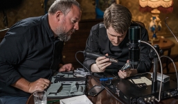 Nên vứt bỏ Micro và Camera trên Smartphone nếu không muốn bị theo dõi