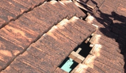 Nghi vấn máy bay hạ cánh làm tốc mái nhà dân ở Nghệ An