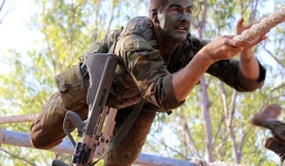 'Mệt nhoài' với bài vượt chướng ngại vật của lính Brazil