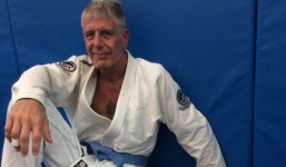 Đầu bếp ăn bún chả cùng Tổng thống Obama là võ sĩ đai xanh BJJ