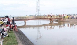 Nữ sinh lớp 12 ở Nghệ An bị nước cuốn mất tích