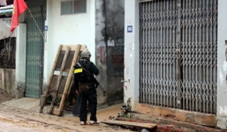 Hàng trăm cảnh sát cùng chó nghiệp vụ truy bắt kẻ bắn công an