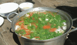 Mâu thuẫn, vợ pha thuốc diệt cỏ vào nồi canh đầu độc chồng