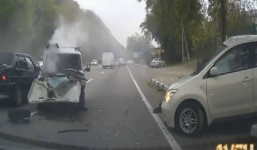 Tổng hợp những pha vượt xe 'ngu ngốc' nhất thế giới