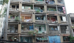 Sau chỉ đạo của Bí thư Thăng, 'chung cư hoang tàn nhất Sài Gòn' được tháo dỡ