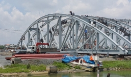 Thi công cầu Ghềnh, một công nhân tử vong