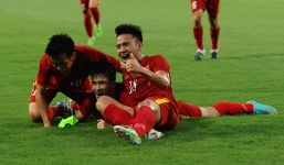 Cận cảnh pha ăn mừng cực 'dị' của Công Vinh khi sút tung lưới Syria