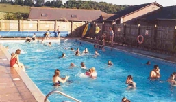 Nguy cơ gây bệnh tiềm tàng tại các bể bơi công cộng