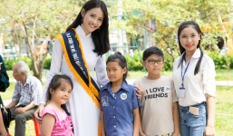 Siêu mẫu châu Á lột xác ngoan hiền trong tà áo dài trắng