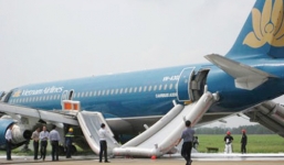 Hành khách mở cửa thoát hiểm trên máy bay, gây thiệt hại hơn 400 triệu